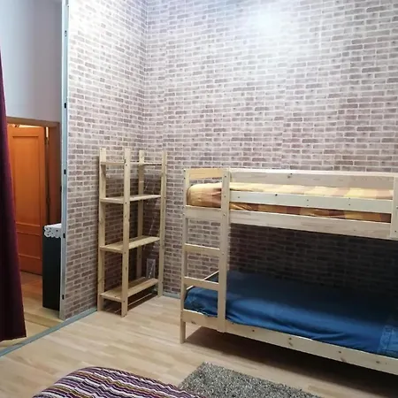 In Bb - Bed 10 In A 6-bed Mixed Vendégház *