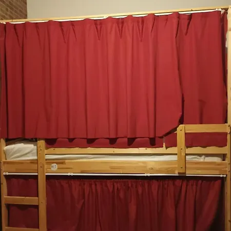 In Bb - Bed 10 In A 6-bed Mixed Vendégház *